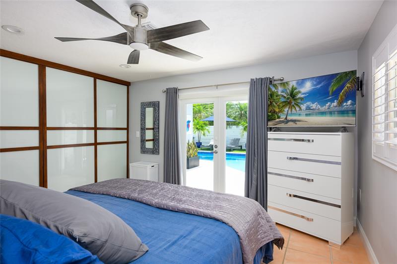 Image 16 of 41 For 4040 17 Ave  