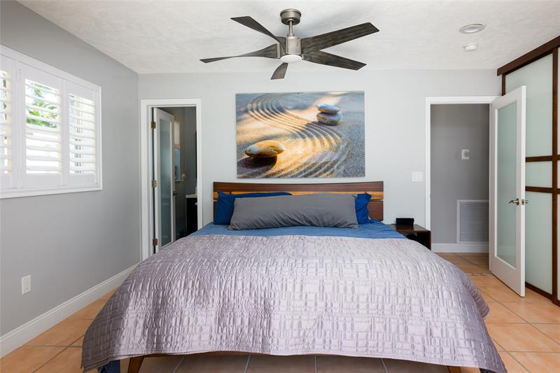Image 17 of 41 For 4040 17 Ave  