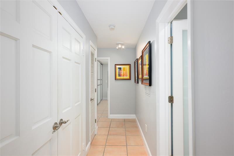 Image 20 of 41 For 4040 17 Ave  