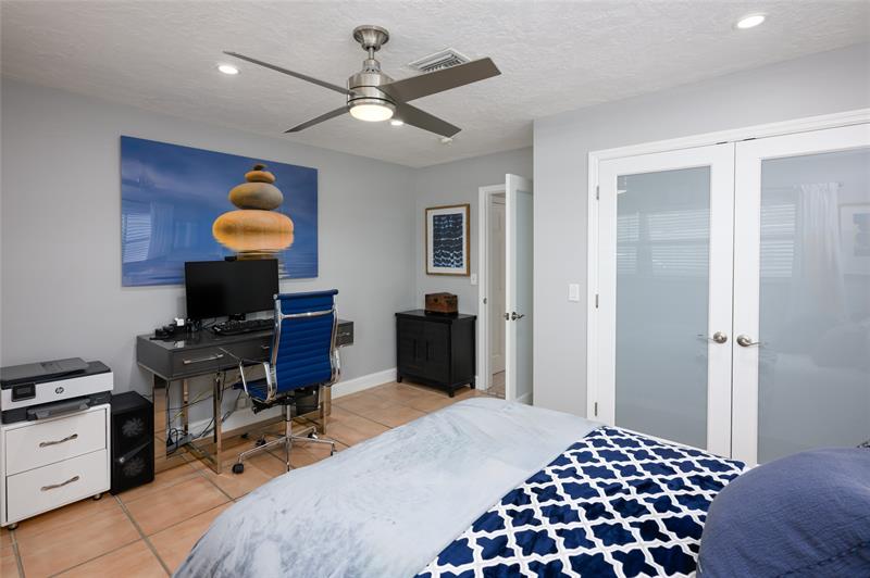 Image 23 of 41 For 4040 17 Ave  