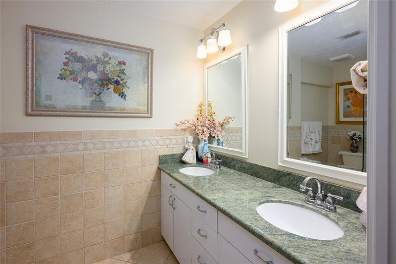 Image 30 of 41 For 4040 17 Ave  