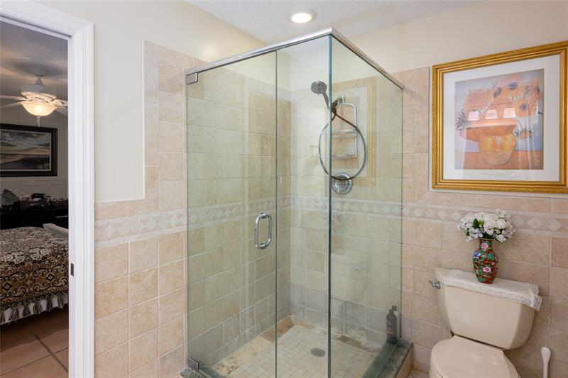 Image 31 of 41 For 4040 17 Ave  
