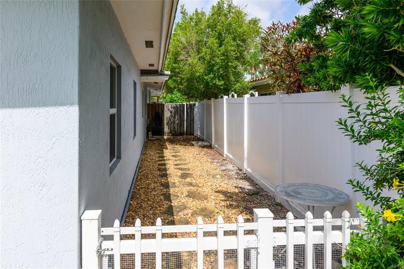 Image 41 of 41 For 4040 17 Ave  