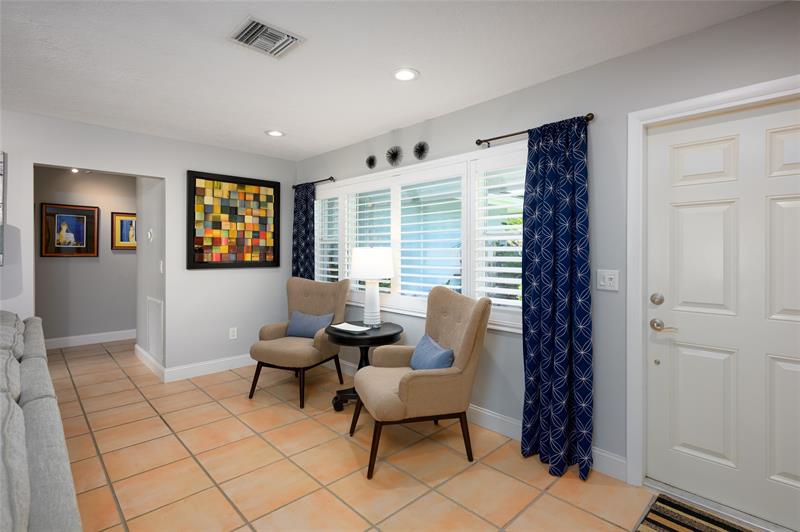 Image 8 of 41 For 4040 17 Ave  