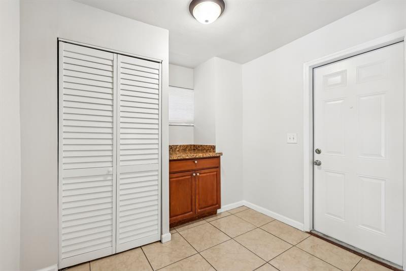 Image 11 of 37 For 334 12th Ave