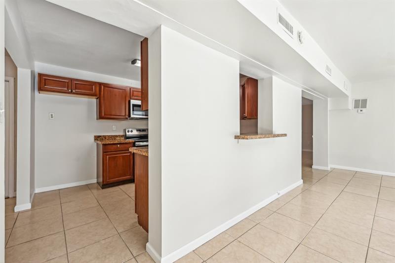 Image 14 of 37 For 334 12th Ave