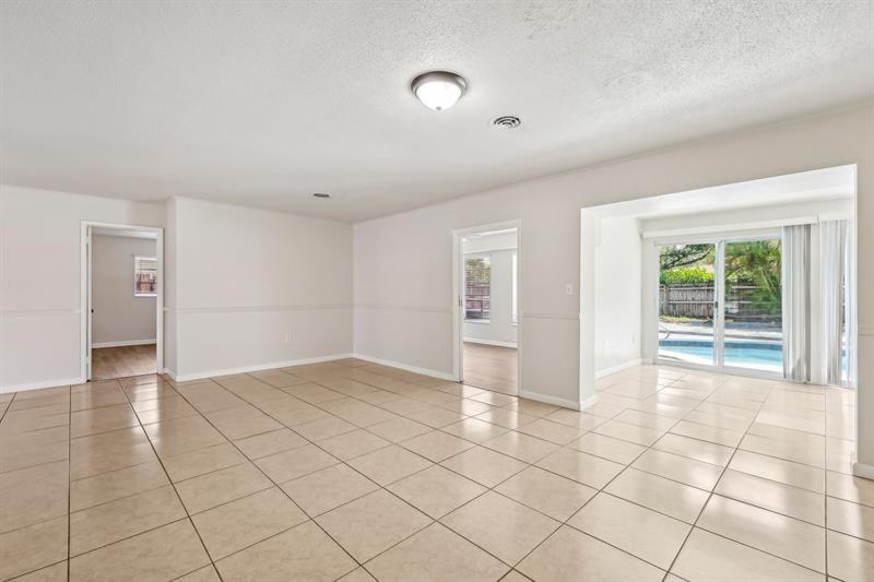 Image 9 of 37 For 334 12th Ave