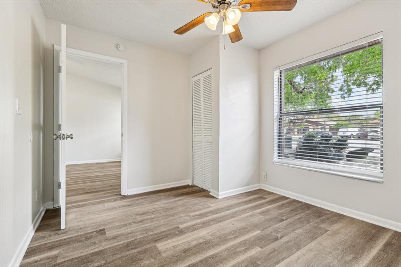 Image 13 of 34 For 3789 Mil Pond Ct