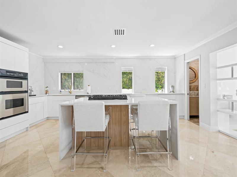 Image 15 of 50 For 2411 Desota Dr