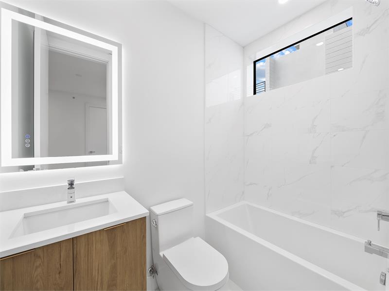 Image 21 of 53 For 808 2nd Street