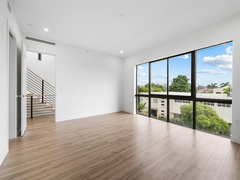Image 44 of 53 For 808 2nd Street