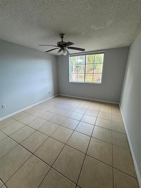 Image 14 of 28 For 4808 State Road 7  204