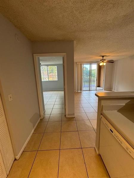 Image 22 of 28 For 4808 State Road 7  204