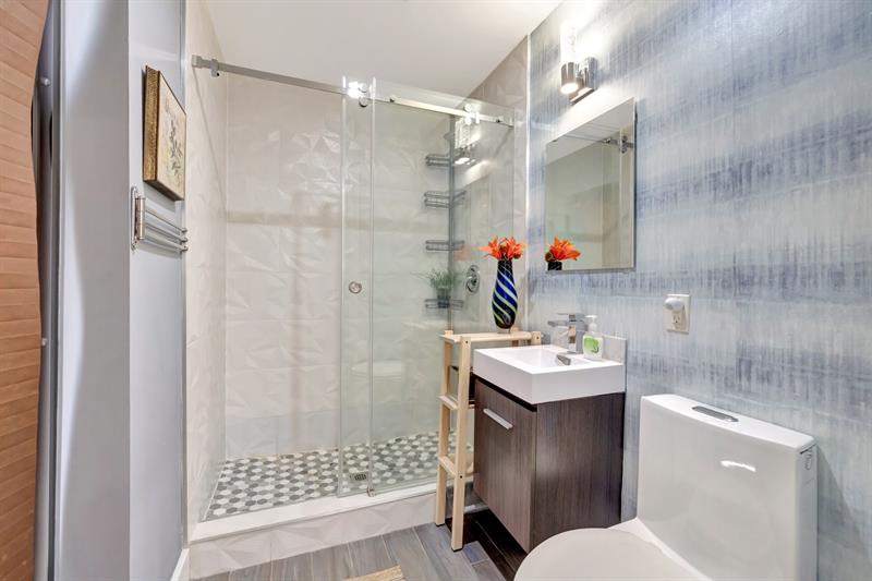 Image 29 of 42 For 422 27th St  