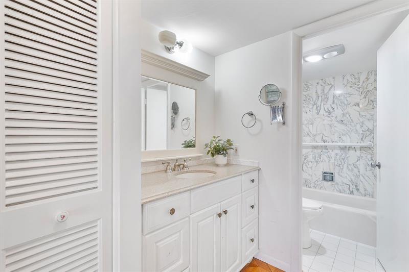 Image 31 of 59 For 10777 Sample Rd  611