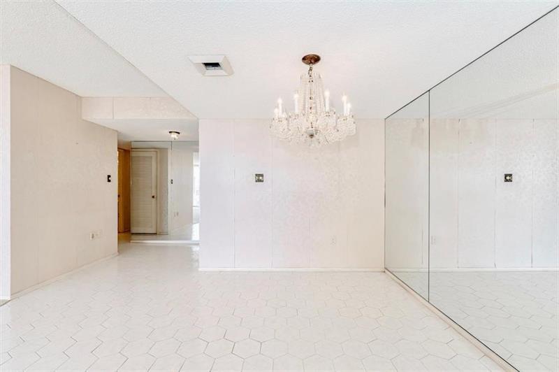 Image 11 of 35 For 18031 Biscayne Blvd  1104