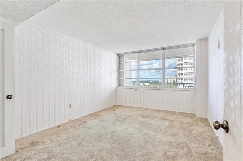 Image 12 of 35 For 18031 Biscayne Blvd  1104