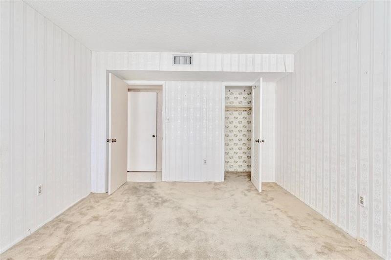 Image 13 of 35 For 18031 Biscayne Blvd  1104
