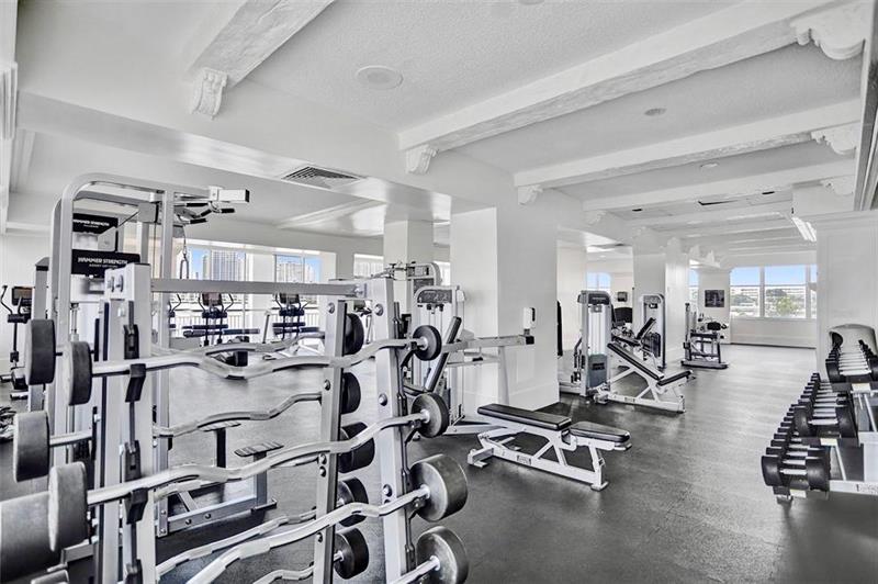 Image 25 of 35 For 18031 Biscayne Blvd  1104