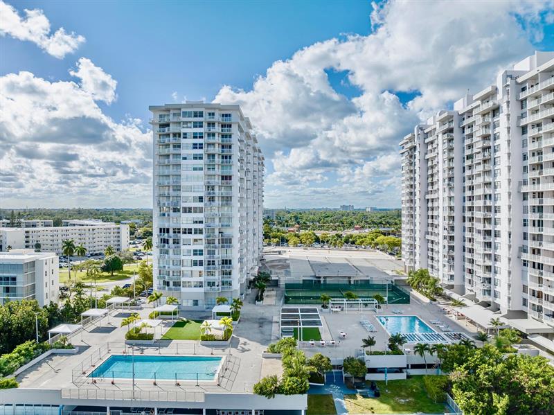 Image 30 of 35 For 18031 Biscayne Blvd  1104