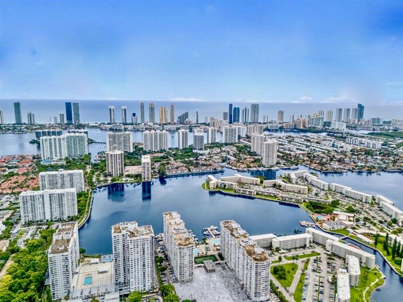 Image 32 of 35 For 18031 Biscayne Blvd  1104
