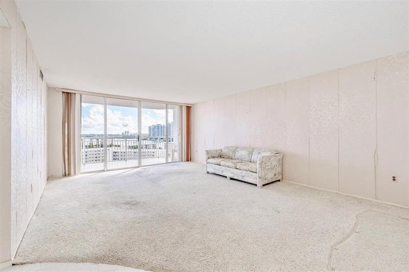 Image 9 of 35 For 18031 Biscayne Blvd  1104