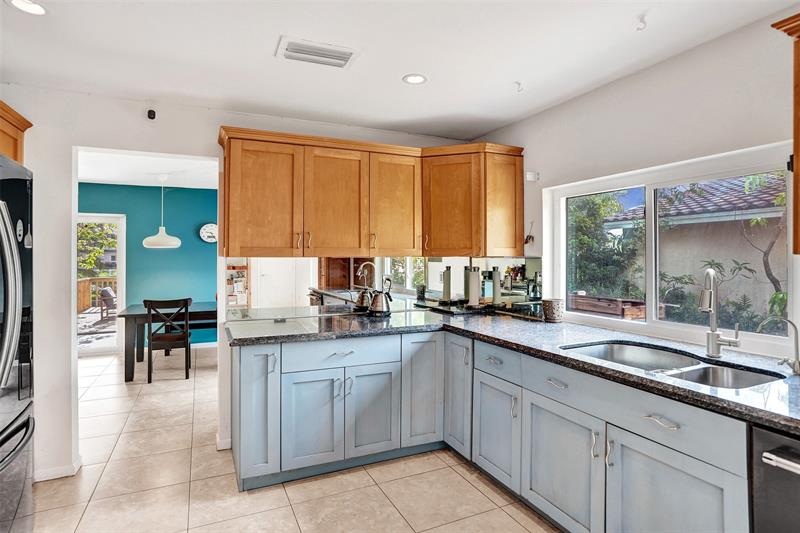 Image 14 of 38 For 2945 Begonia Way
