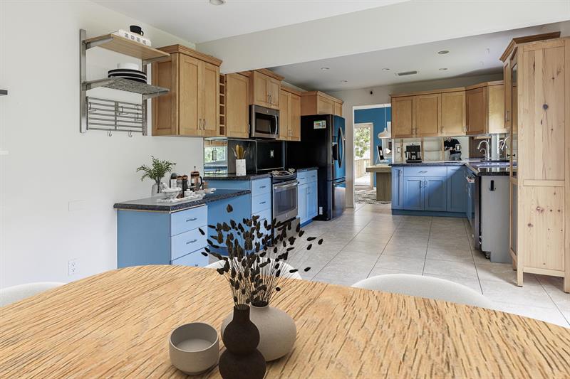 Image 16 of 38 For 2945 Begonia Way