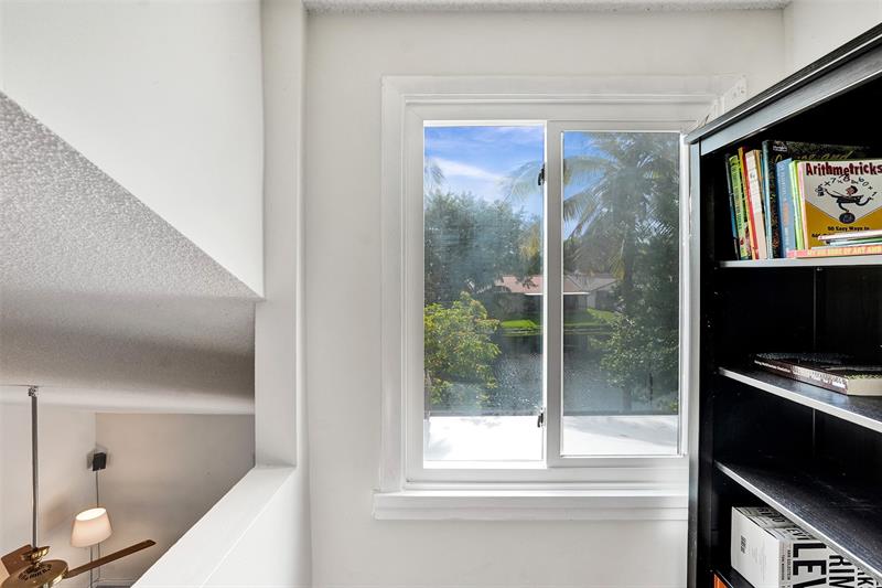 Image 32 of 38 For 2945 Begonia Way