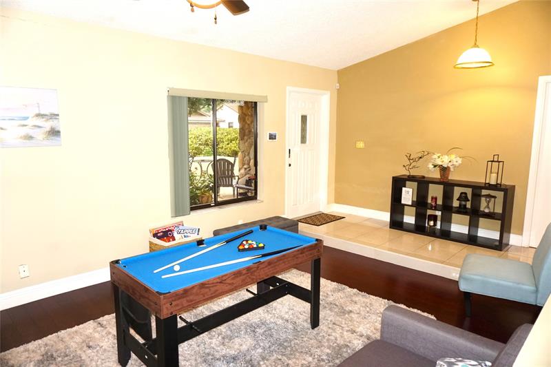 Image 11 of 50 For 9124 50th Ct