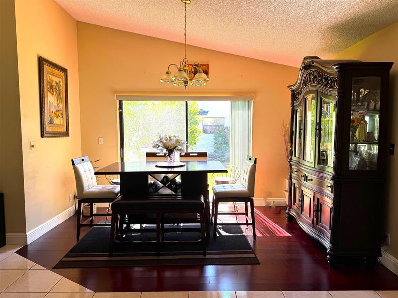 Image 13 of 50 For 9124 50th Ct
