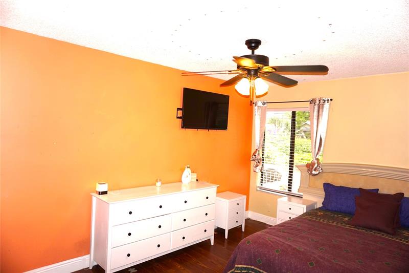 Image 19 of 50 For 9124 50th Ct