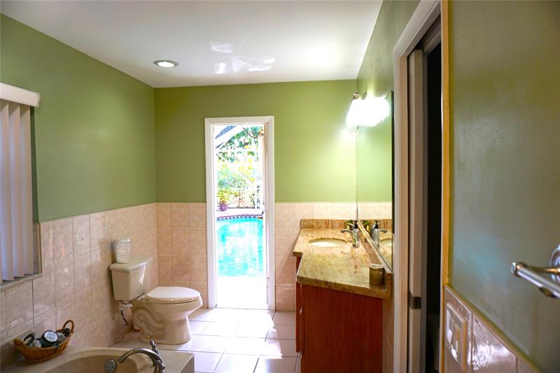 Image 25 of 50 For 9124 50th Ct