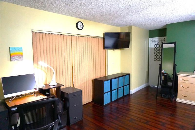 Image 29 of 50 For 9124 50th Ct