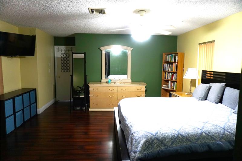 Image 31 of 50 For 9124 50th Ct