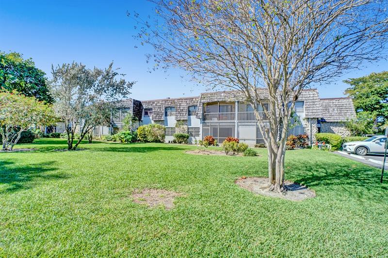 Image 31 of 35 For 3111 Oakland Shores Dr  F210