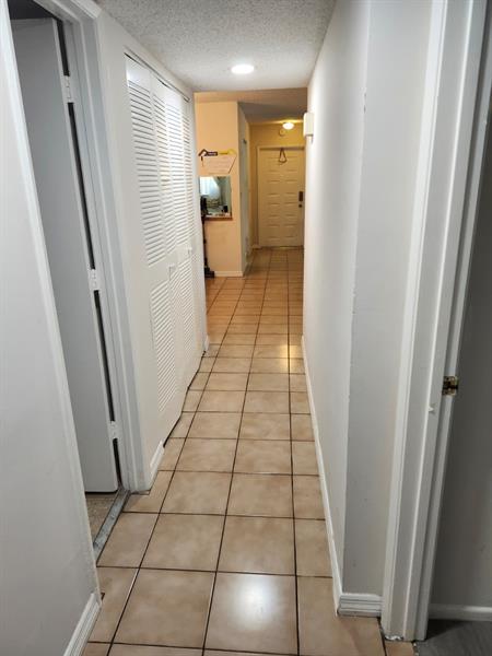 Image 14 of 39 For 2705 Oakland Forest Dr  102