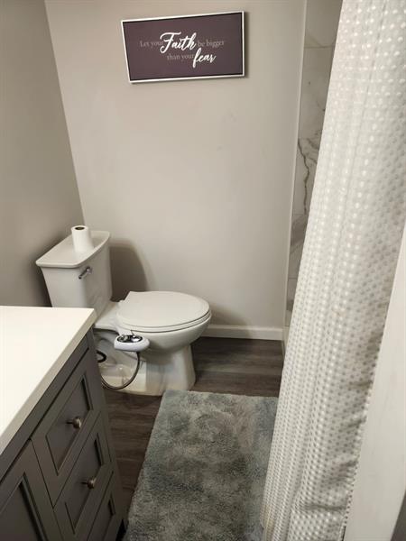 Image 21 of 39 For 2705 Oakland Forest Dr  102