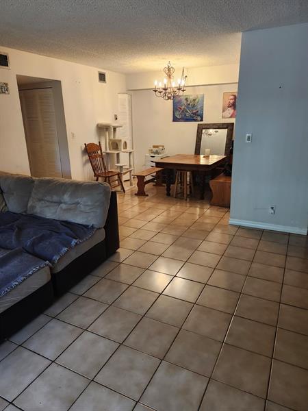 Image 8 of 39 For 2705 Oakland Forest Dr  102