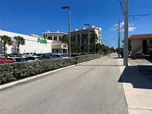 Image 17 of 18 For 4652 Poinciana St  2