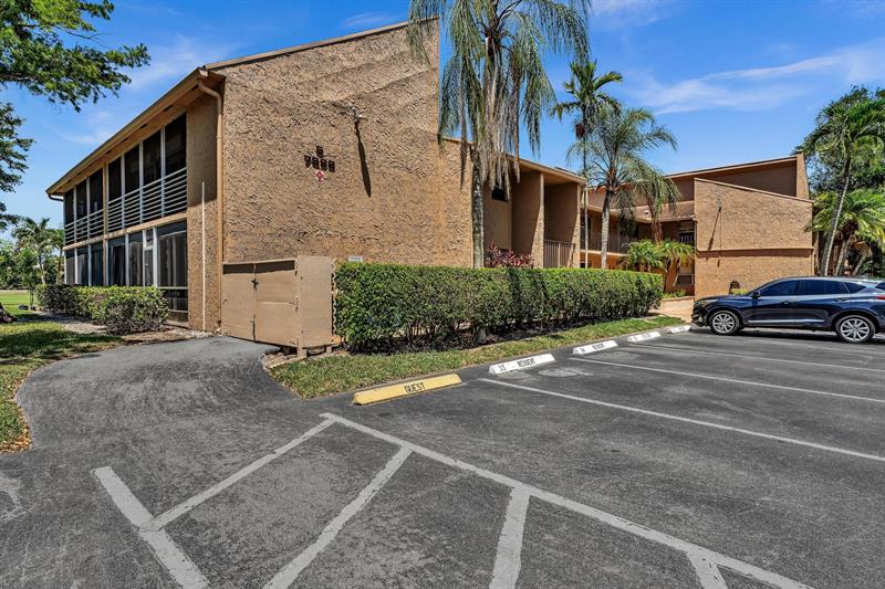 Details for 7598 86th Ter  203, Tamarac, FL 33321