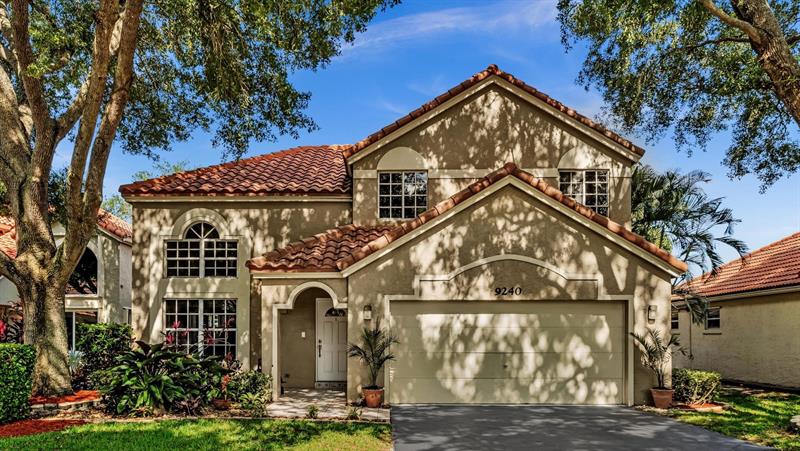 Details for 9240 Oak Grove Cir, Davie, FL 33328