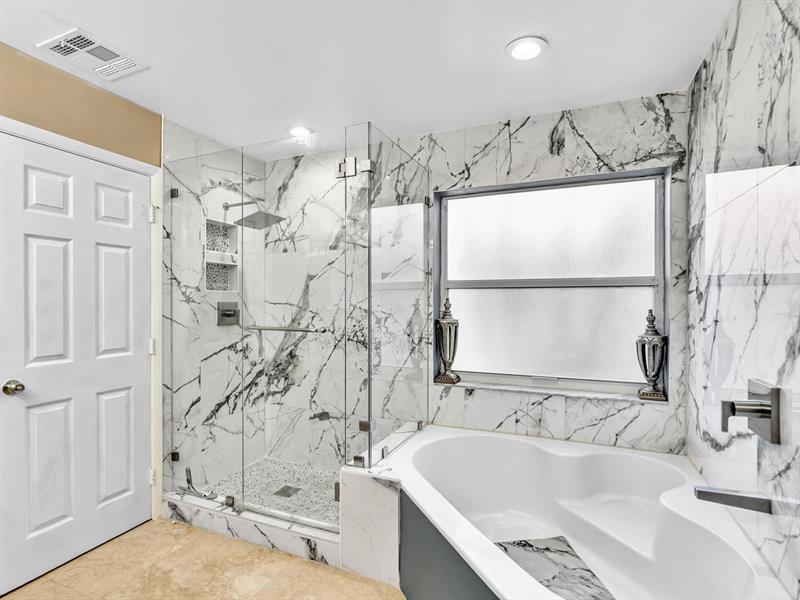 Image 27 of 57 For 9240 Oak Grove Cir