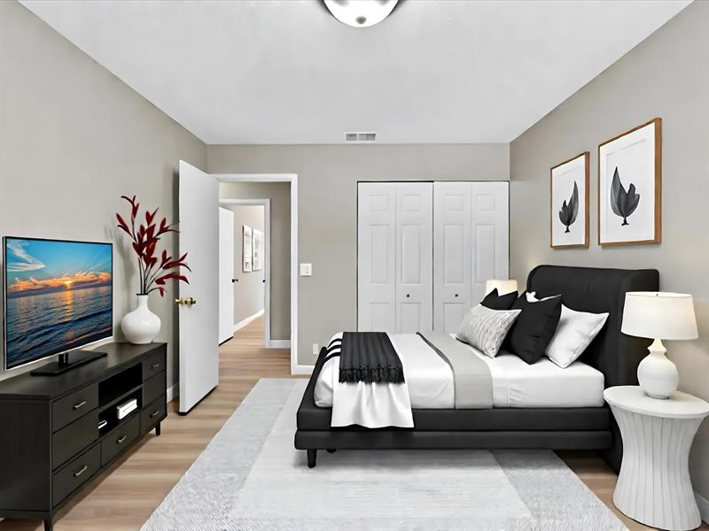 Image 32 of 57 For 9240 Oak Grove Cir