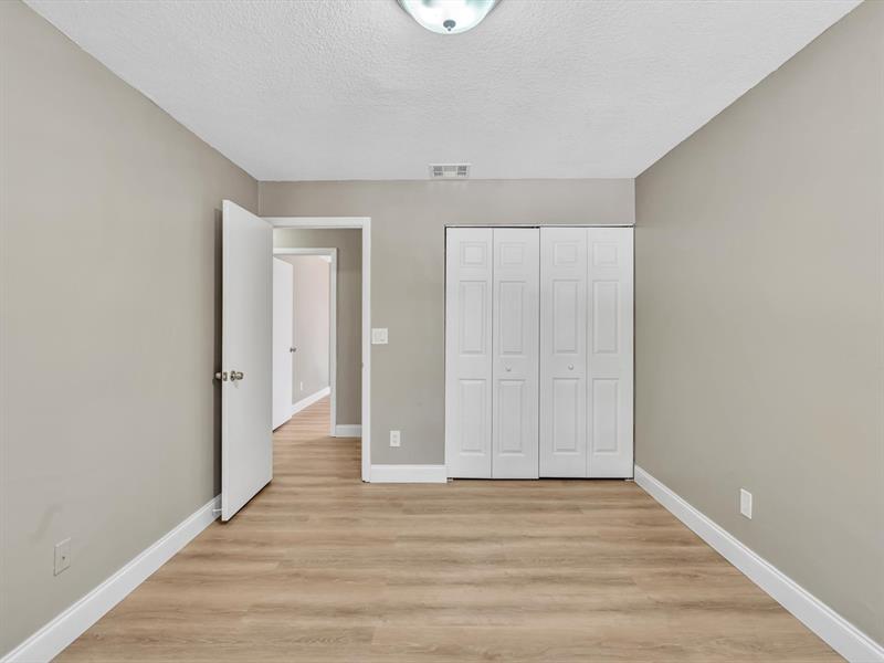 Image 33 of 57 For 9240 Oak Grove Cir