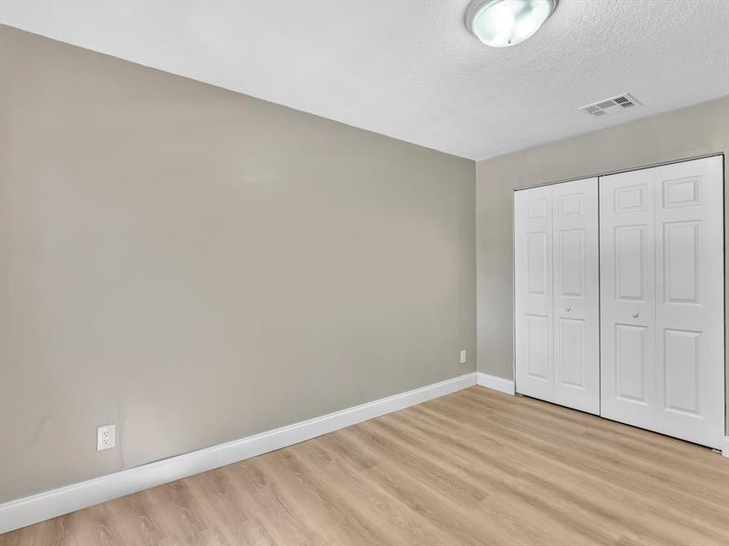 Image 35 of 57 For 9240 Oak Grove Cir