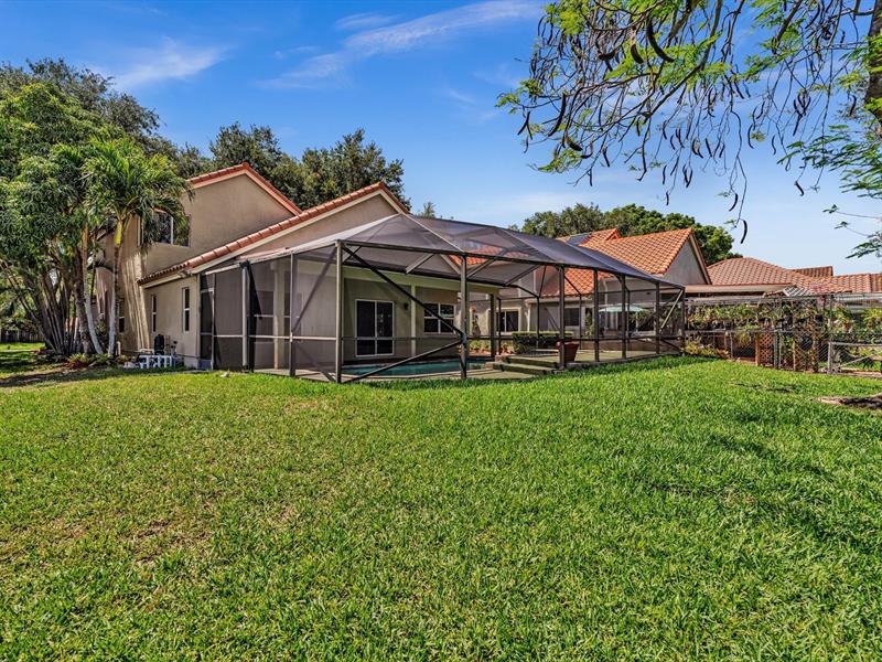 Image 40 of 57 For 9240 Oak Grove Cir