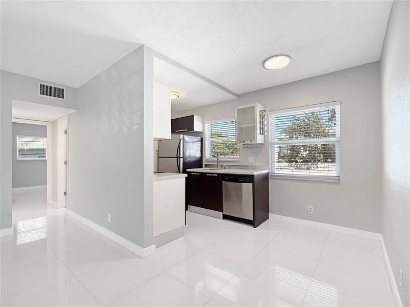 Image 15 of 32 For 416 15th Ave  12