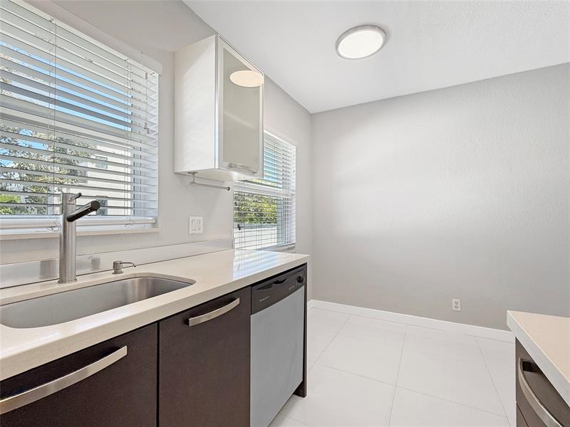 Image 4 of 32 For 416 15th Ave  12