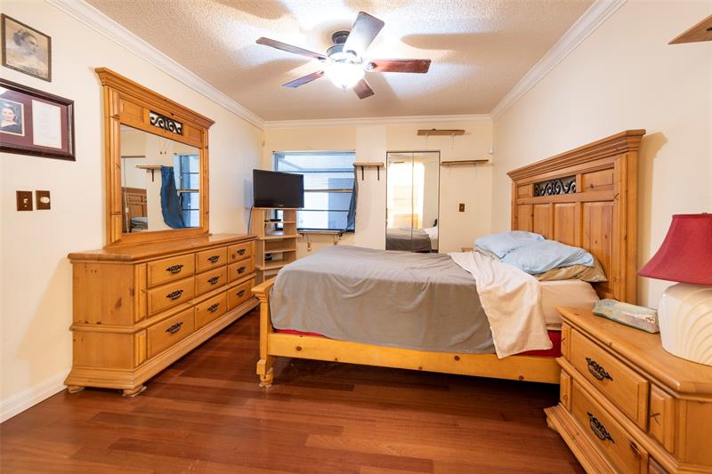 Image 18 of 38 For 6429 Pinehurst Cir W.  C24